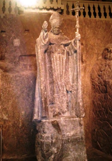 E uma das esculturas mais marcantes é a do Papa ~ And one of the most remarkable sculptures, the Pope!